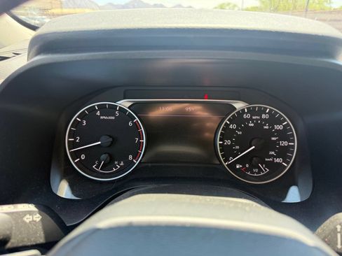 Used 2025 Nissan Rogue SV FWD image 14