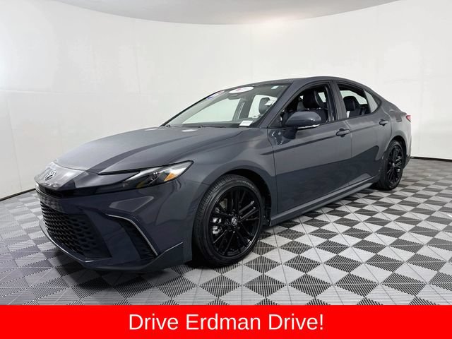 Used 2026 Toyota Camry SE FWD image 3