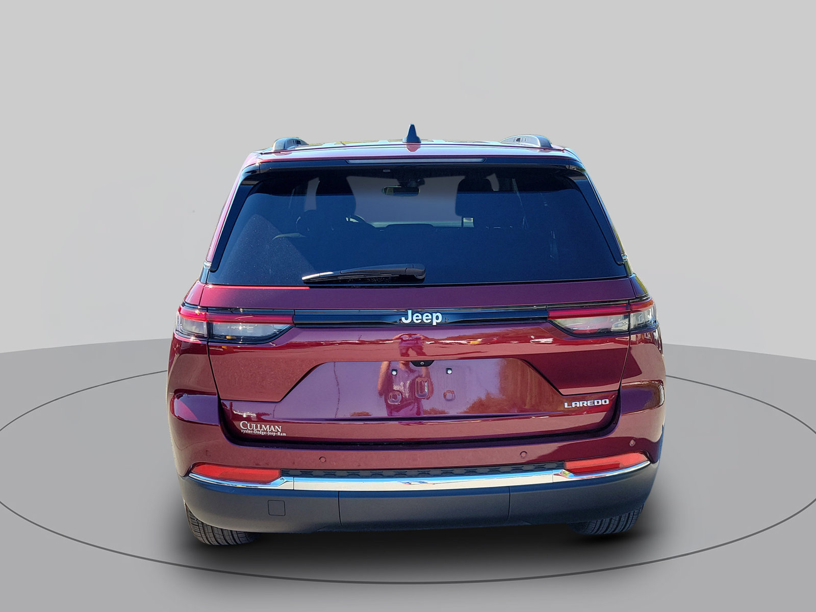 Used 2025 Jeep Grand Cherokee Laredo X w/ Luxury Tech Group I RWD image 4