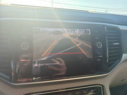 Certified 2023 Volkswagen Atlas SE w/ Panoramic Sunroof Package AWD/4WD image 22