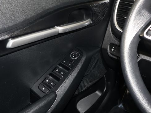 Used 2022 Kia Seltos LX image 33