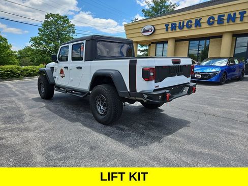 Used 2023 Jeep Gladiator Sport AWD/4WD image 3