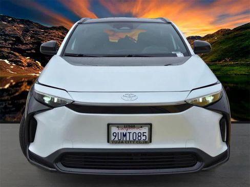 Used 2025 Toyota bZ4X FWD image 2