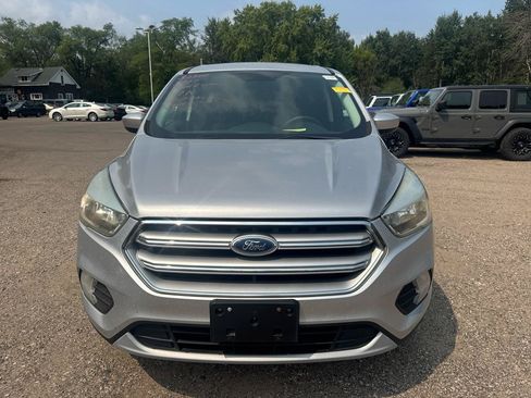 Used 2017 Ford Escape SE FWD image 2