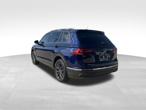 Used 2023 Volkswagen Tiguan SE image 3