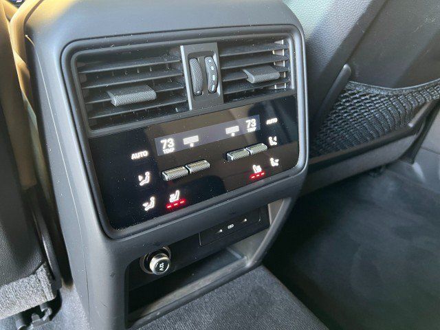 Used 2024 Porsche Cayenne Coupe AWD/4WD image 37