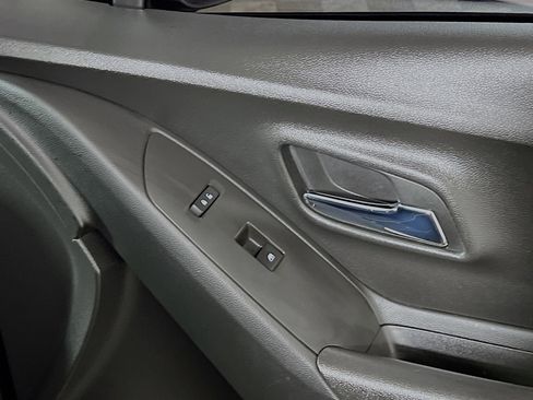 Used 2016 Chevrolet Trax LS image 31