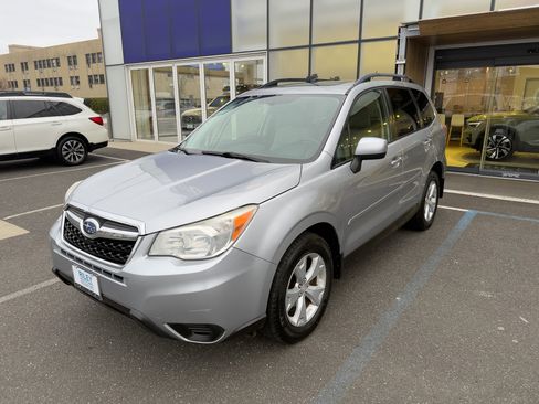 Used 2015 Subaru Forester 2.5i Premium w/ All-Weather Package image 3