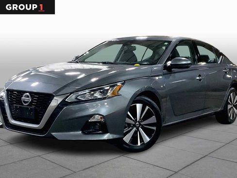 Used 2020 Nissan Altima 2.5 SL image 1