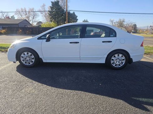 Used 2009 Honda Civic DX-VP image 2
