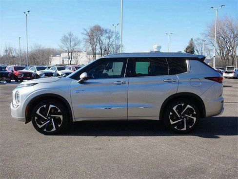 Used 2023 Mitsubishi Outlander SEL image 4