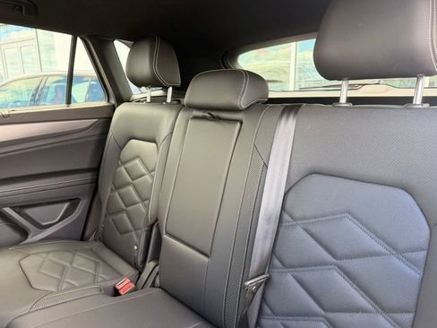 Certified 2026 Volkswagen Atlas Cross Sport SE AWD/4WD image 17
