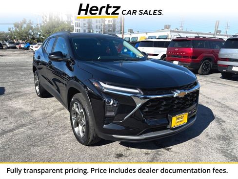 Used 2025 Chevrolet Trax LT w/ LT Convenience Package FWD image 1