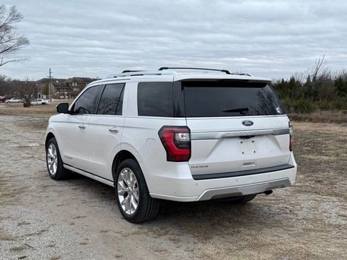 Used 2019 Ford Expedition Platinum image 3