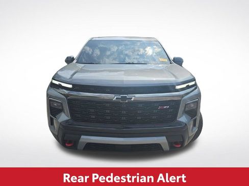 Used 2025 Chevrolet Traverse Z71 w/ Driver Confidence Package AWD/4WD image 13
