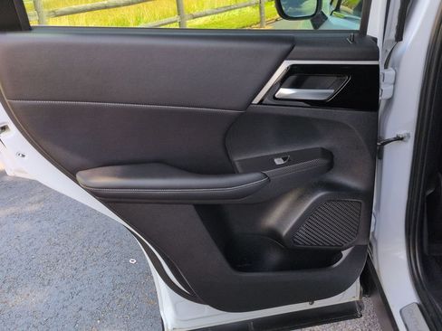 Used 2023 Mitsubishi Outlander SE Black Edition AWD/4WD image 28
