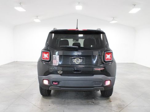 Used 2018 Jeep Renegade Trailhawk AWD/4WD image 8