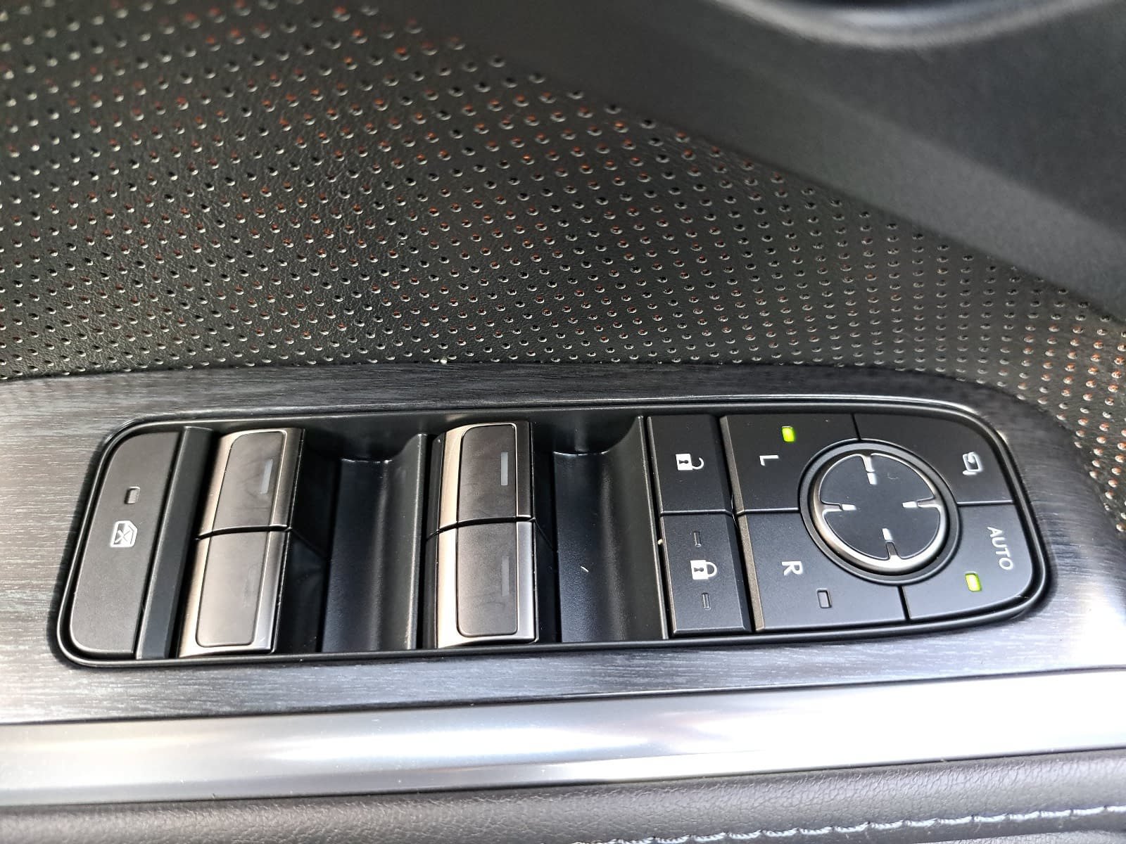 Used 2026 Lexus GX 550 w/ Accessory Package (2T) AWD/4WD image 31