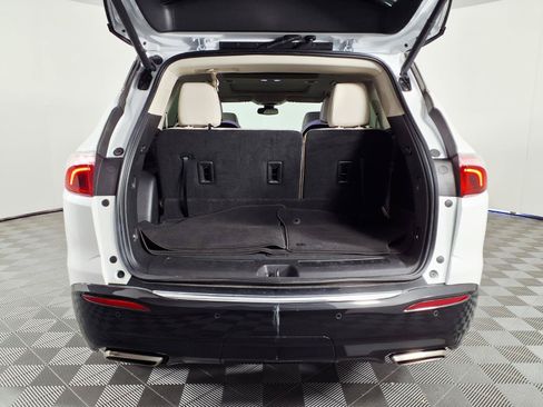 Used 2023 Buick Enclave Essence w/ Experience Buick Package FWD image 8