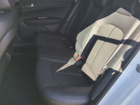 Used 2020 Kia Optima S image 23
