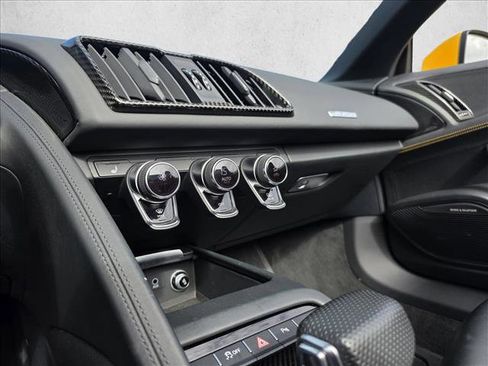 Used 2018 Audi R8 V10 plus image 22