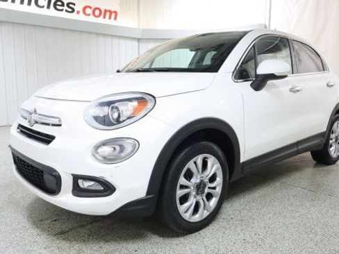 Used 2017 FIAT 500X Lounge w/ Advanced Safety Package FWD image 2