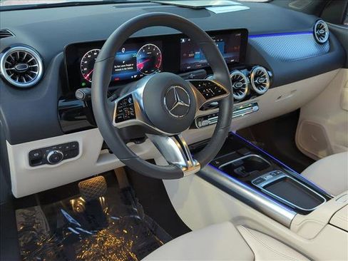 Certified 2025 Mercedes-Benz GLA 250 4MATIC image 10