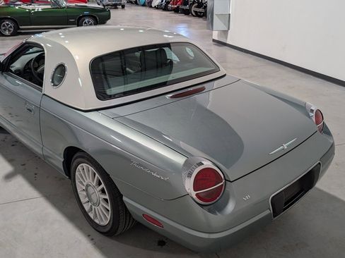 Used 2004 Ford Thunderbird Pacific Coast RWD image 8