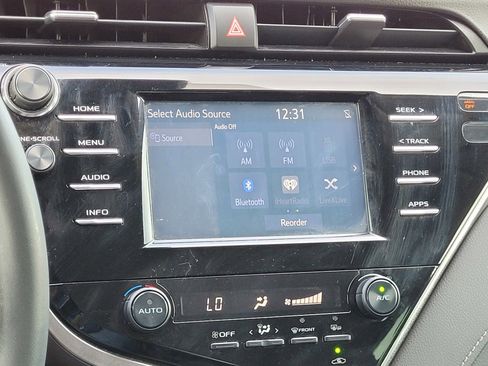 Used 2018 Toyota Camry SE w/ Convenience Package image 25