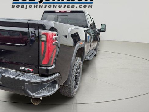 Used 2024 GMC Sierra 2500 AT4 w/ Technology Package AWD/4WD image 7