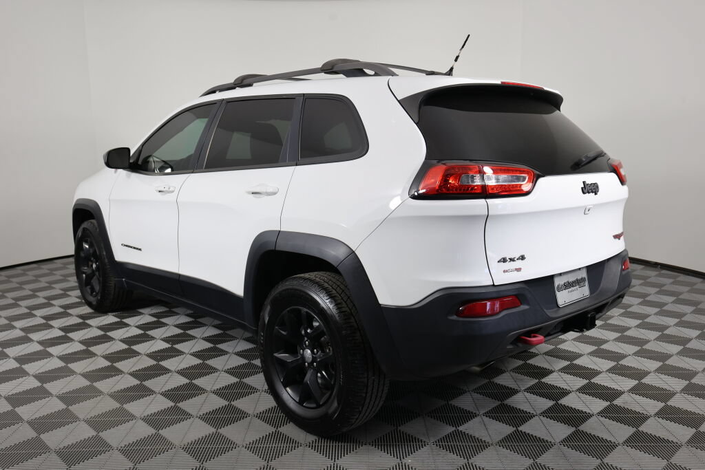 Used 2015 Jeep Cherokee Trailhawk w/ Comfort/Convenience Group AWD/4WD image 4