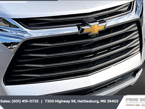 Used 2020 Chevrolet Blazer LT FWD image 21