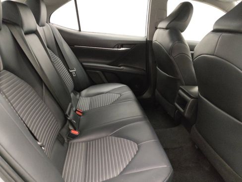 Used 2021 Toyota Camry SE image 19