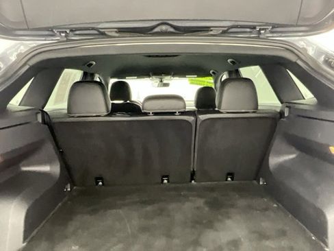 Used 2022 Volkswagen Atlas Cross Sport SE image 20