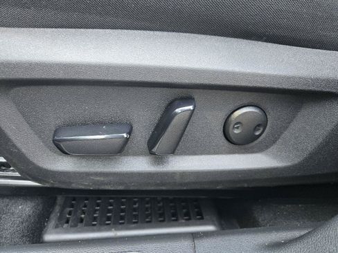 Used 2023 Nissan Rogue SV AWD/4WD image 13