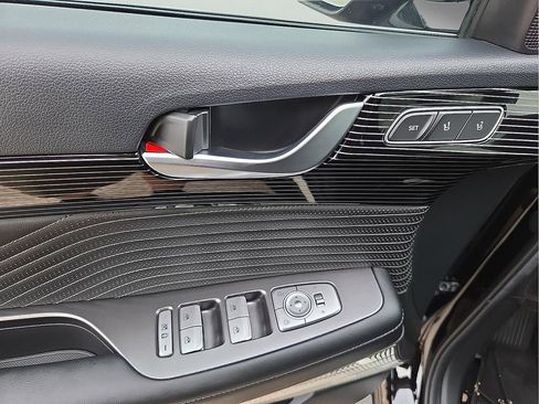 Used 2025 Hyundai Palisade Calligraphy image 16