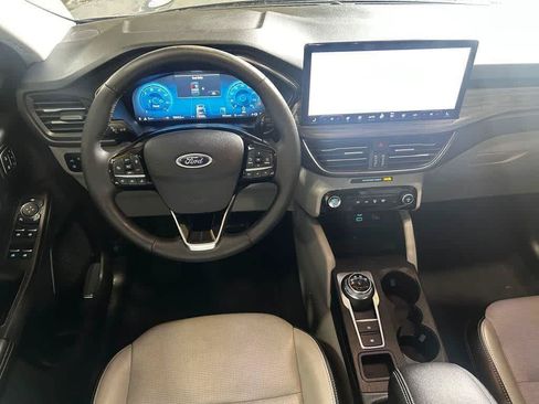 Used 2023 Ford Escape Platinum FWD image 4