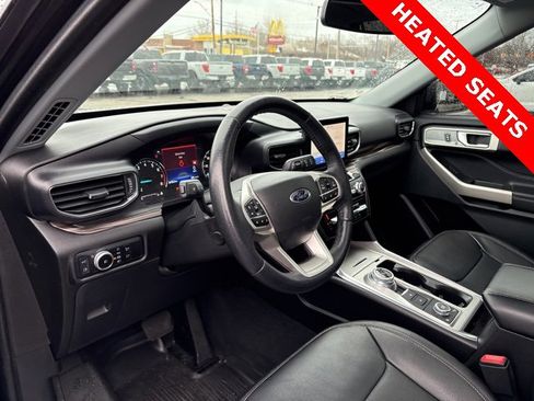 Used 2023 Ford Explorer Limited image 3