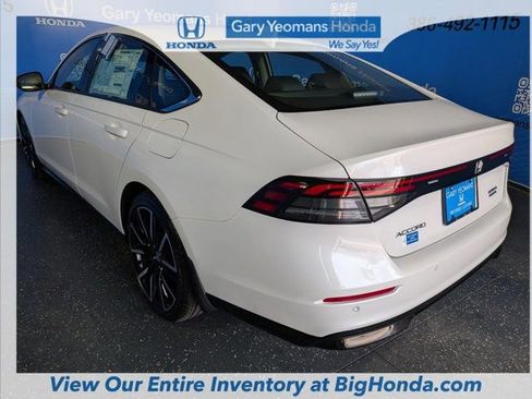 New 2026 Honda Accord Touring image 8