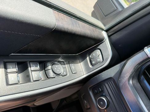 Used 2025 Ford F250 Lariat AWD/4WD image 13