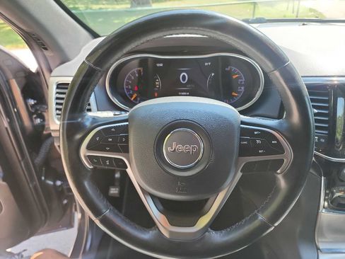 Used 2021 Jeep Grand Cherokee Laredo X image 16