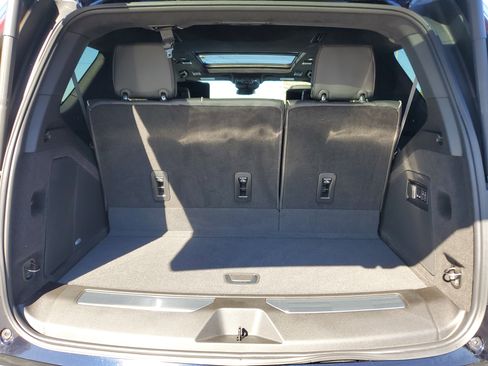 Certified 2024 Cadillac Escalade Premium Luxury Platinum image 6