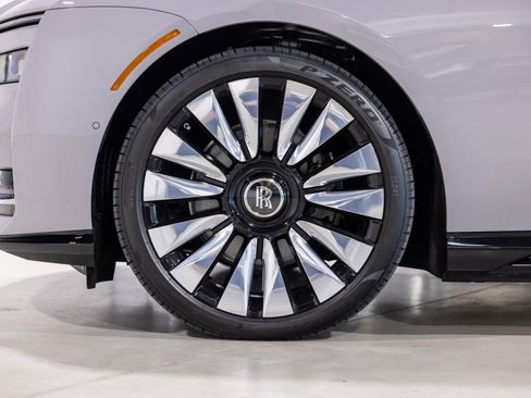 Used 2024 Rolls-Royce Spectre w/ Spectre Launch Package AWD/4WD image 18