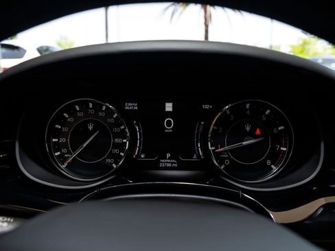 Used 2022 Maserati Quattroporte Modena RWD image 36