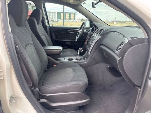 Used 2012 Chevrolet Traverse LT image 23
