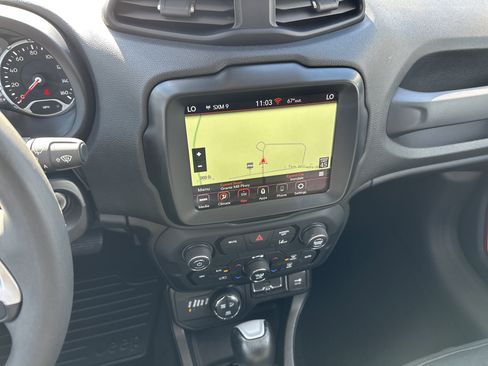 Used 2023 Jeep Renegade Trailhawk image 27