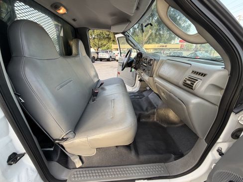 Used 2005 Ford F250 XL RWD image 13