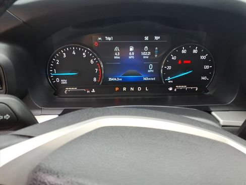 Used 2022 Ford Explorer XLT image 13