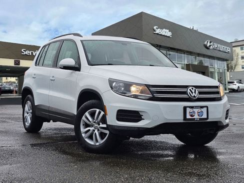 Used 2016 Volkswagen Tiguan SE image 1
