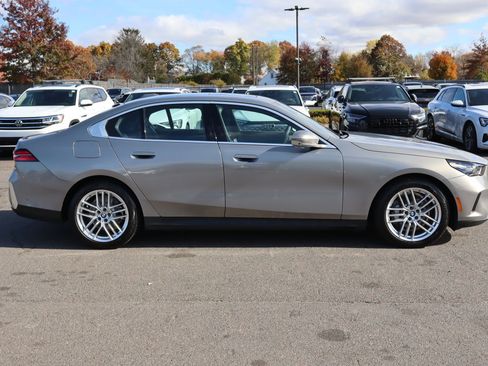 Used 2024 BMW 530i xDrive image 5